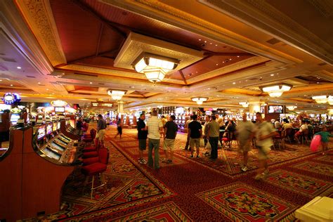 mandalay bay casino floor